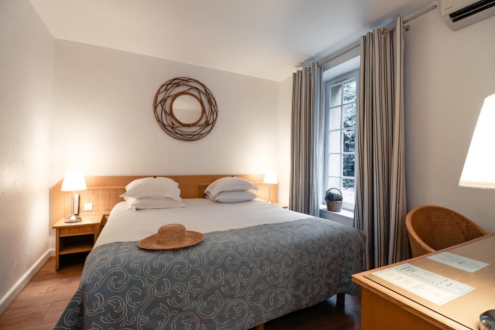 Hotel Le Pre Galoffre Nimes Bagian luar foto
